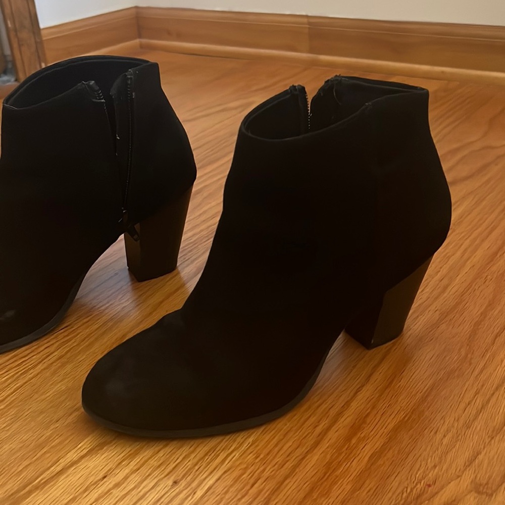 Black boot heels